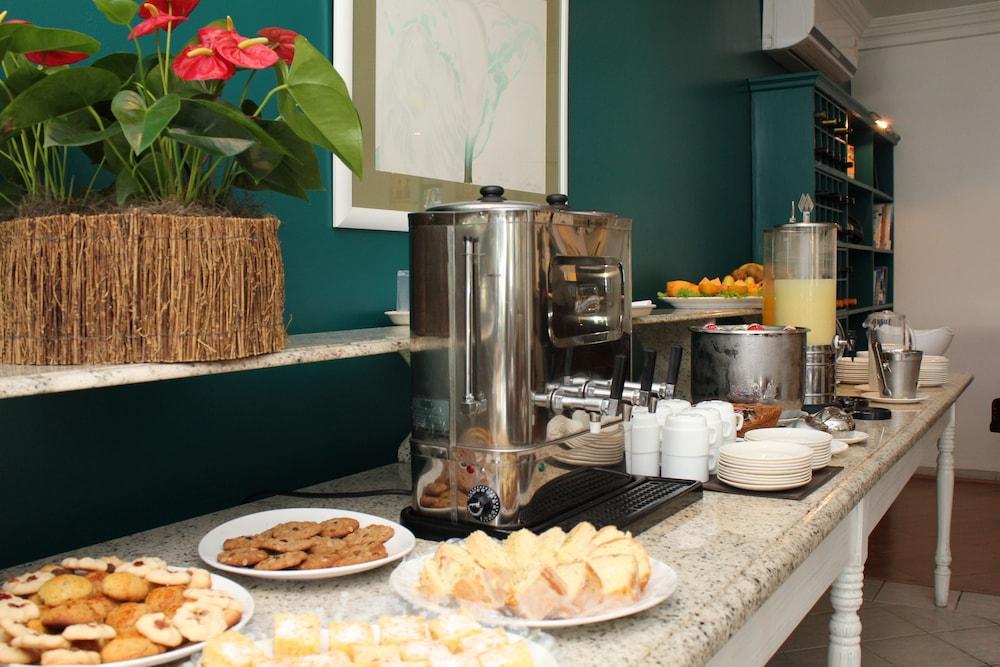 Hotel Vitória Newport 3*